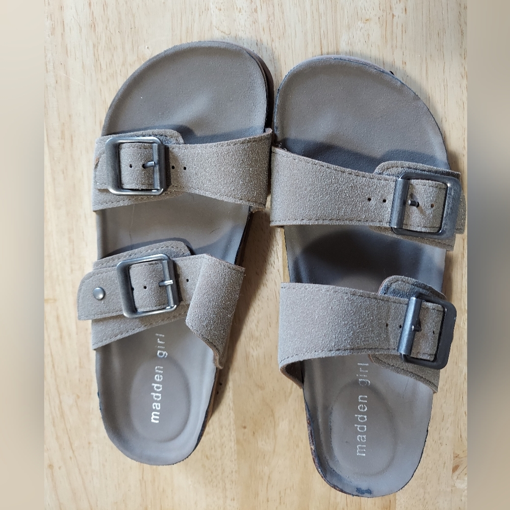 🚤 Maddens Version of Birkenstocks
